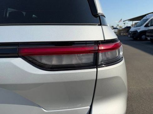 New 2026 Jeep Grand Cherokee Altitude AWD/4WD image 12