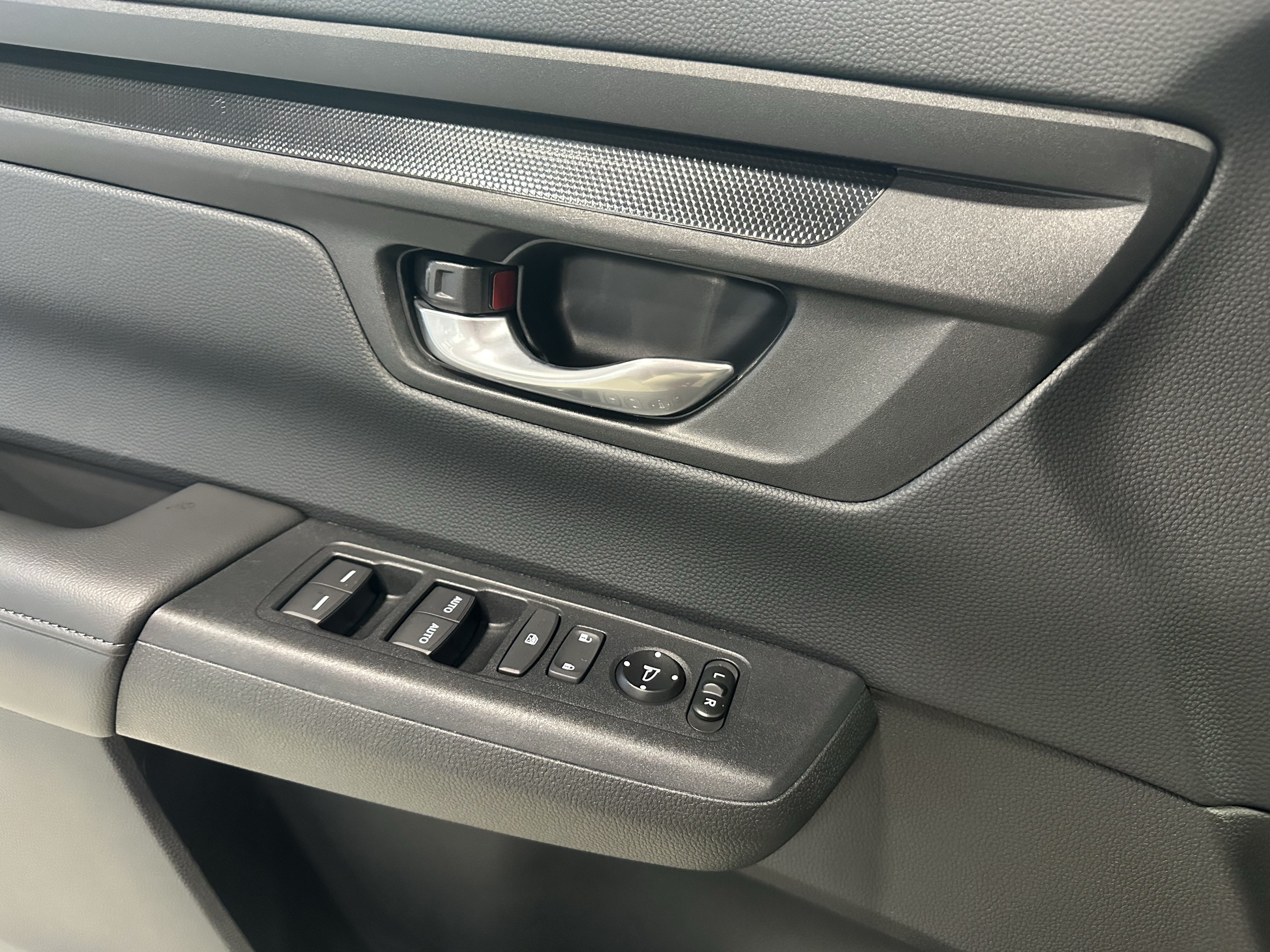 Used 2025 Honda CR-V EX image 20