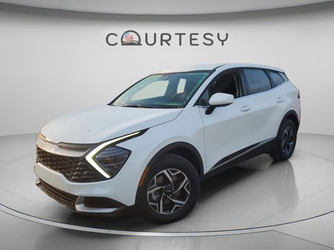 Certified 2025 Kia Sportage LX AWD/4WD image 1