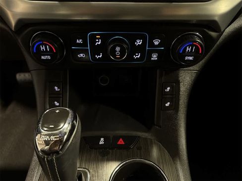 Used 2017 GMC Acadia SLT image 23