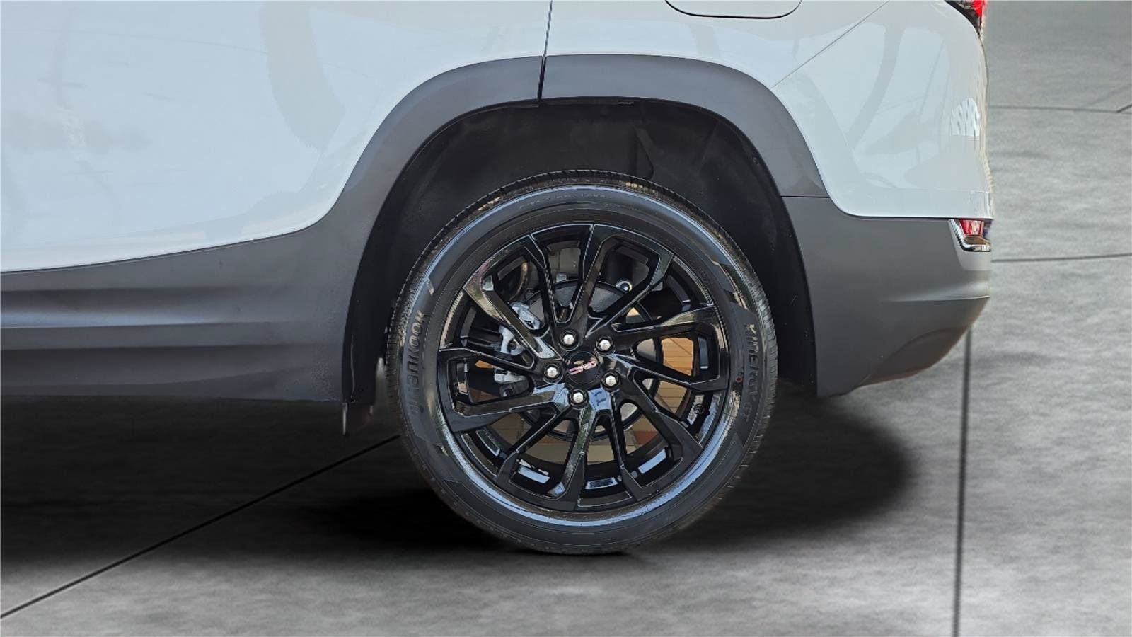 Used 2024 GMC Terrain SLT w/ Elevation Edition AWD/4WD image 30