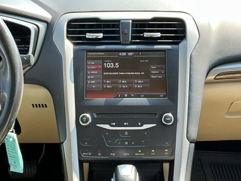 Used 2014 Ford Fusion SE w/ Equipment Group 202A FWD image 31