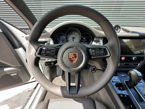 Used 2026 Porsche Macan S AWD/4WD image 17