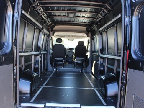 Used 2025 RAM ProMaster 2500 w/ Cold Weather Group image 28
