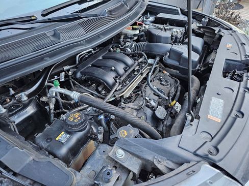 Used 2018 Ford Explorer XLT w/ Equipment Group 202A image 76