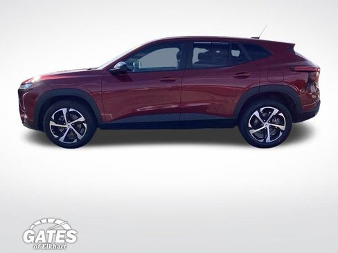 Used 2024 Chevrolet Trax RS w/ Sunroof Package FWD image 7