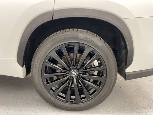 Used 2023 Toyota Highlander XSE AWD/4WD image 10