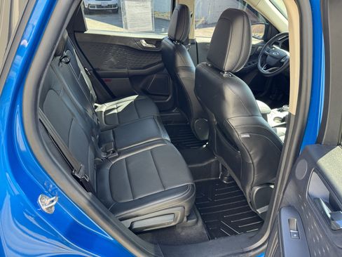 Used 2020 Ford Escape Titanium image 31