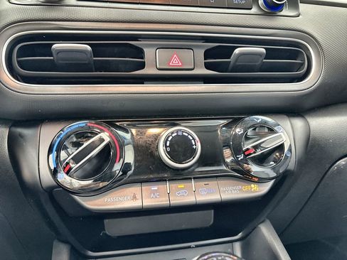 Used 2022 Hyundai Kona SE FWD image 16