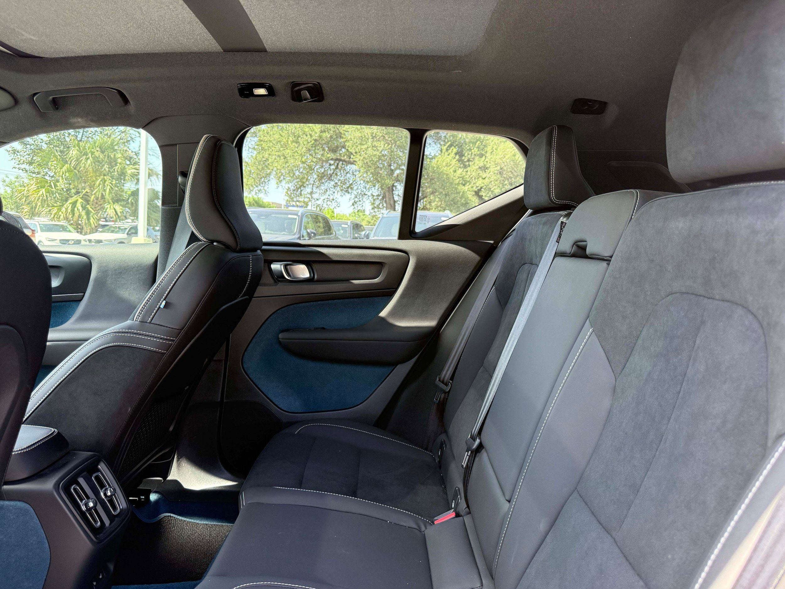 Certified 2023 Volvo XC40 Recharge Ultimate AWD/4WD image 13