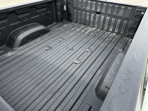 Used 2025 GMC Sierra 2500 AT4 image 34