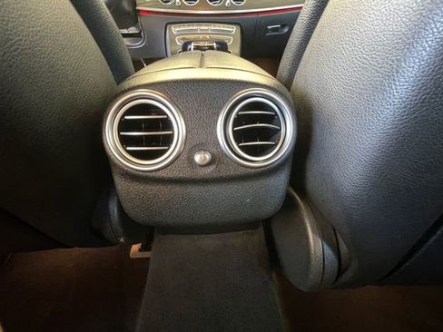 Used 2018 Mercedes-Benz E 300 4MATIC image 25