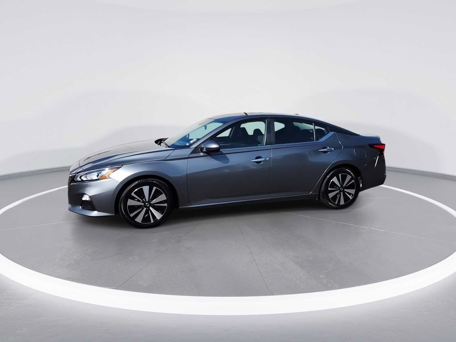 Used 2022 Nissan Altima 2.5 SV FWD image 4