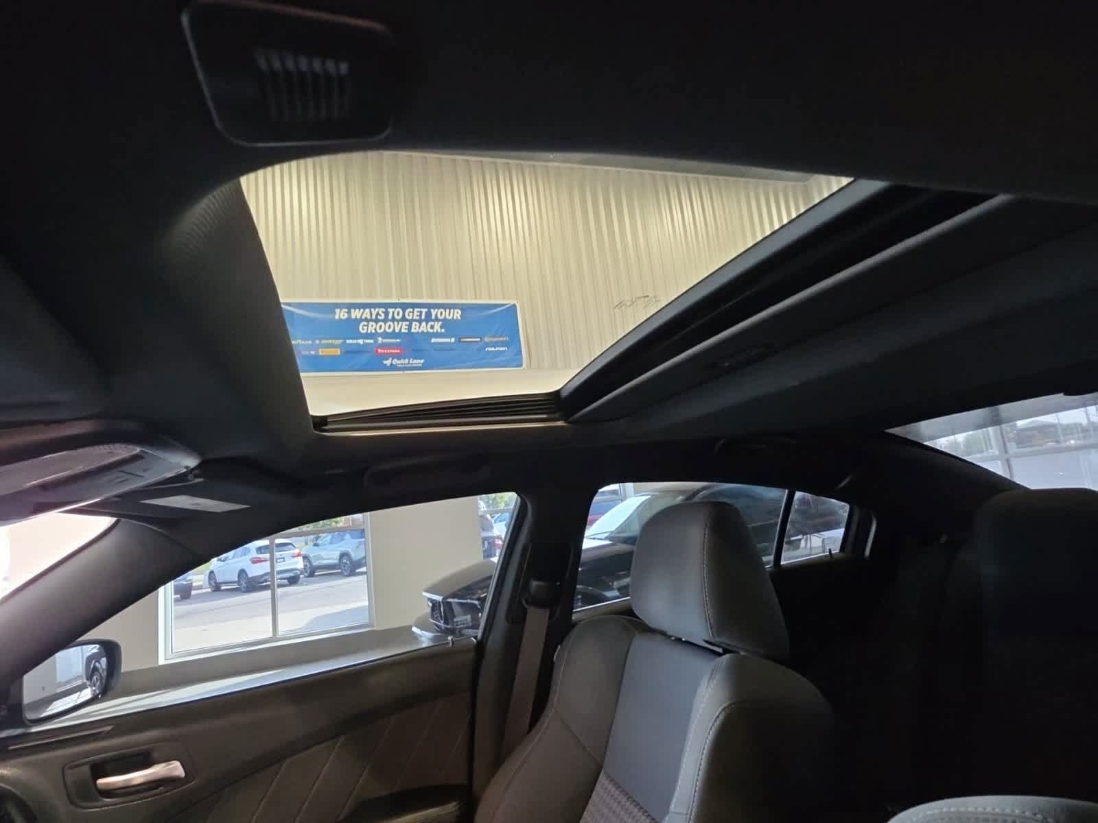 Used 2019 Dodge Charger R/T w/ Driver Confidence Group RWD image 17