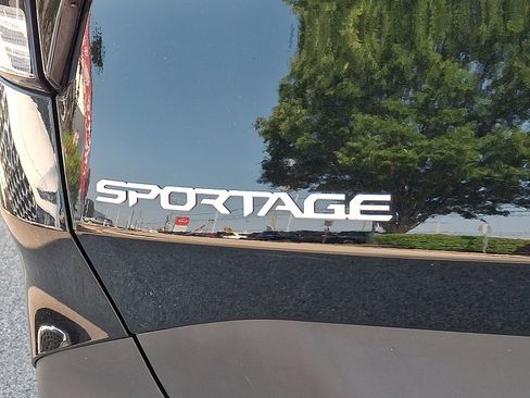 Used 2023 Kia Sportage X-Line w/ X-Line Premium Package AWD/4WD image 31