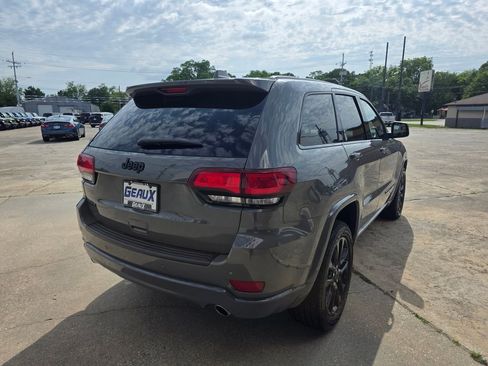 Used 2022 Jeep Grand Cherokee Laredo X AWD/4WD image 7