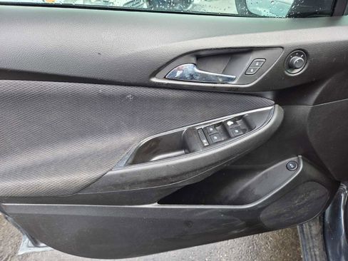 Used 2017 Chevrolet Cruze LT image 5