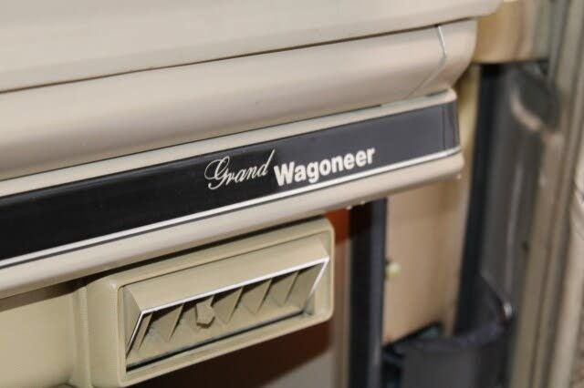 Used 1989 Jeep Grand Wagoneer AWD/4WD image 50