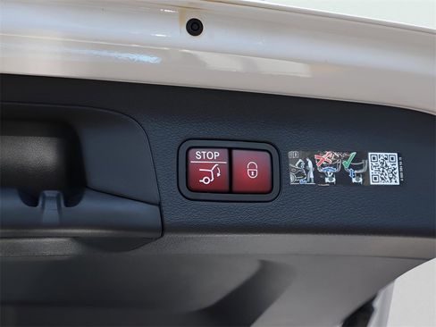 New 2026 Mercedes-Benz GLS 450 4MATIC image 21