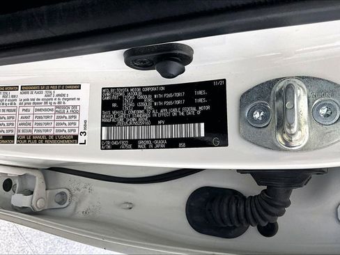 Used 2022 Toyota 4Runner SR5 RWD image 43
