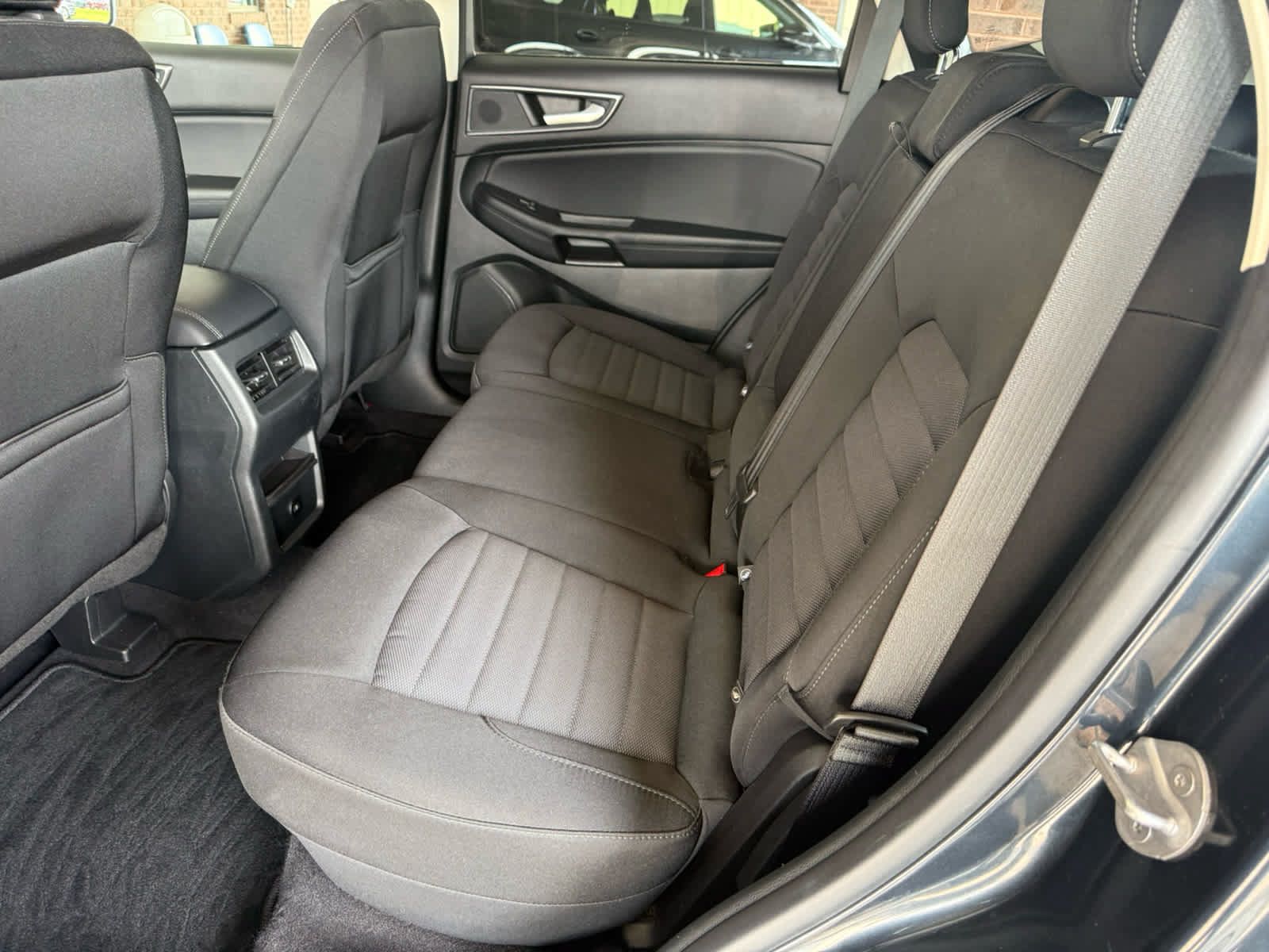Certified 2023 Ford Edge SE w/ Black Appearance Package AWD/4WD image 5