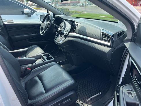 Used 2022 Honda Odyssey Touring image 7