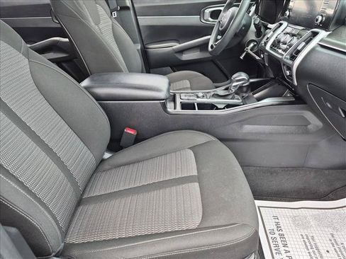 Used 2023 Kia Sorento LX FWD image 18