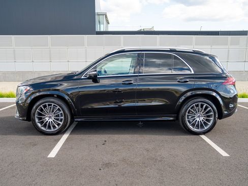 Used 2024 Mercedes-Benz GLE 450 4MATIC image 2