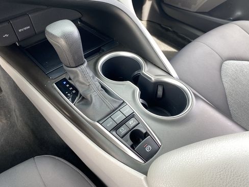Used 2022 Toyota Camry LE FWD image 25