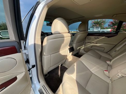 Used 2010 Lexus LS 460 RWD image 16