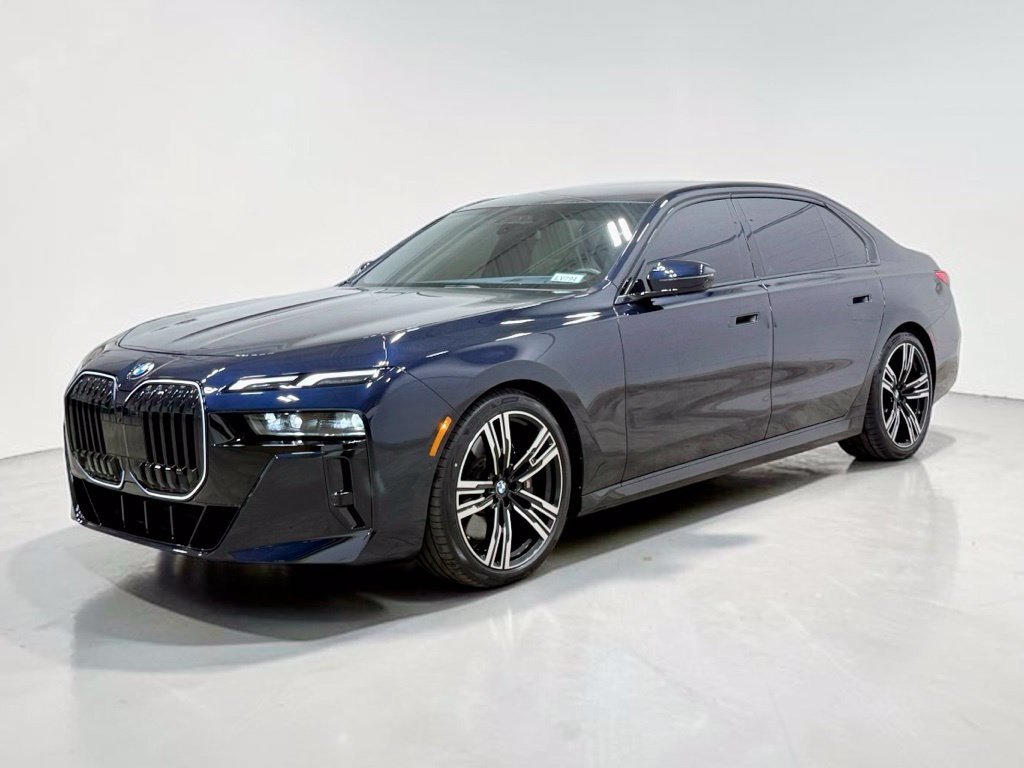 Used 2025 BMW 760i xDrive AWD/4WD image 8