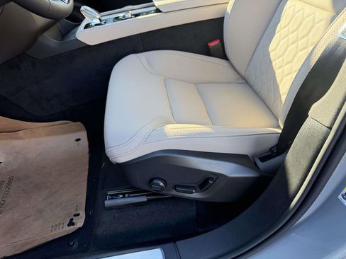 New 2026 Volvo XC90 T8 Plus w/ Protection Package Premier image 16