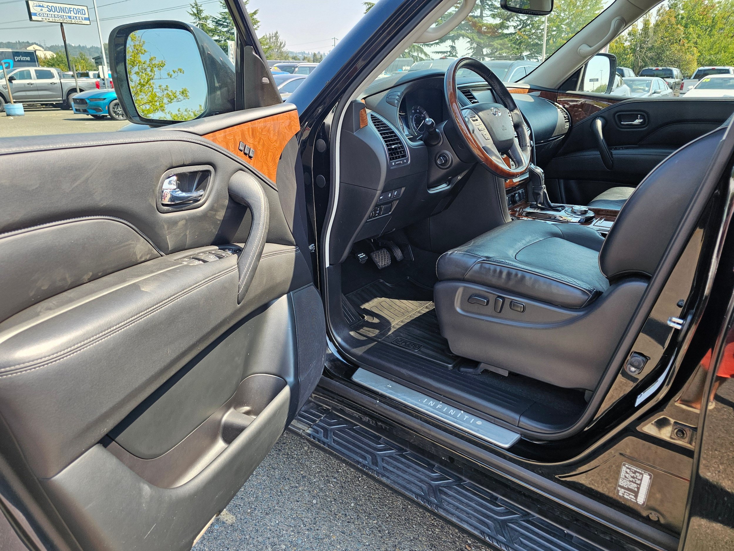 Used 2019 INFINITI QX80 Luxe w/ Proassist Package AWD/4WD image 23