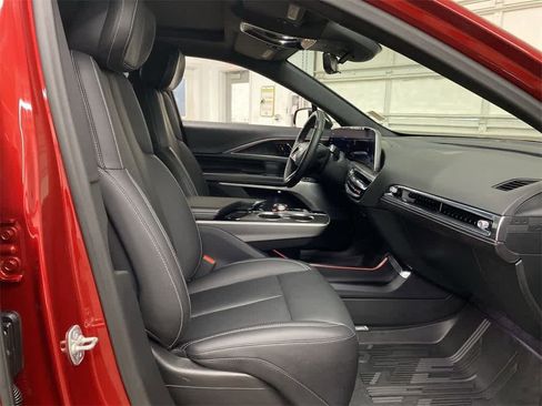 Certified 2025 Cadillac Lyriq Luxury w/ LPO, Floor Liner Package image 19