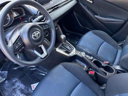 Used 2019 Toyota Yaris LE image 4
