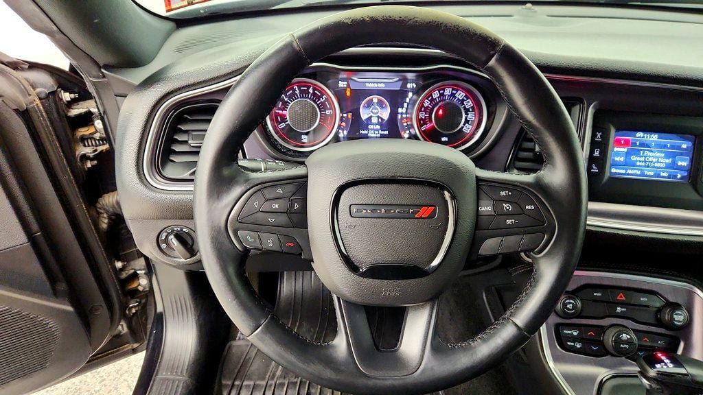 Used 2015 Dodge Challenger SXT RWD image 12