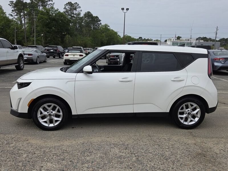 Used 2023 Kia Soul LX w/ Option Group 015 FWD image 5