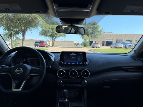 Used 2025 Nissan Sentra SV FWD image 33