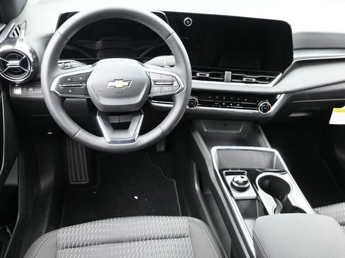 Used 2026 Chevrolet Equinox LT image 13