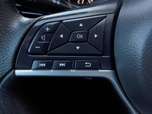 Used 2022 Nissan Altima 2.5 SV FWD image 11
