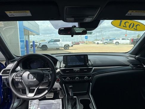 Used 2021 Honda Accord Sport image 11