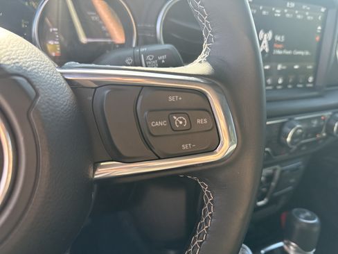 Used 2023 Jeep Wrangler Unlimited Sahara w/ Cold Weather Group AWD/4WD image 25