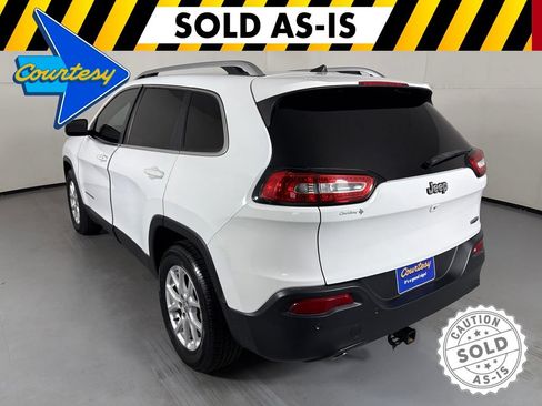 Used 2018 Jeep Cherokee Latitude Plus w/ Comfort/Convenience Group FWD image 6