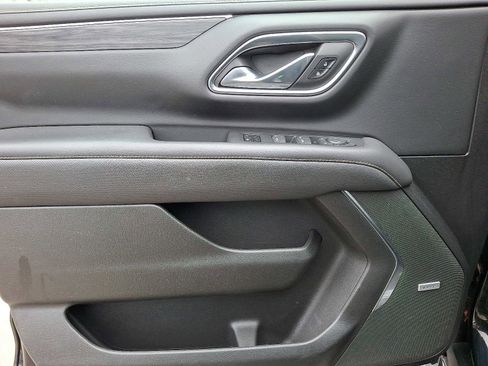 Used 2022 GMC Yukon SLT w/ SLT Premium Package image 14