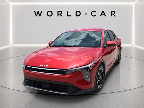 Used 2025 Kia K4 EX image 3