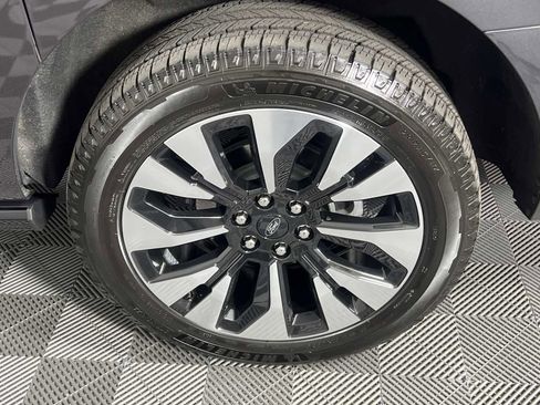 Used 2025 Ford Expedition Max Platinum w/ Driver's Package image 22