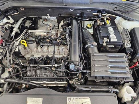 Used 2019 Volkswagen Golf S FWD image 37