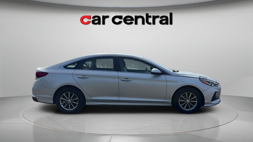 Used 2018 Hyundai Sonata SE w/ Cargo Package FWD image 6
