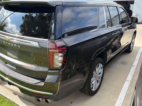 Used 2021 Chevrolet Suburban High Country w/ Premium Package AWD/4WD image 7