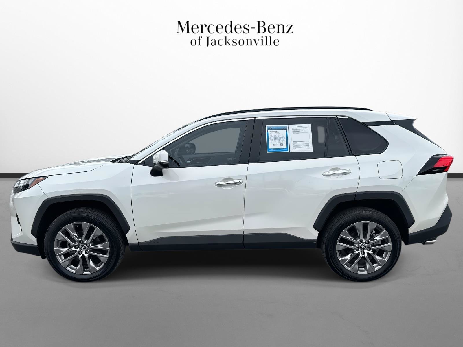 Used 2022 Toyota RAV4 Limited w/ Limited Grade Weather Package FWD image 6